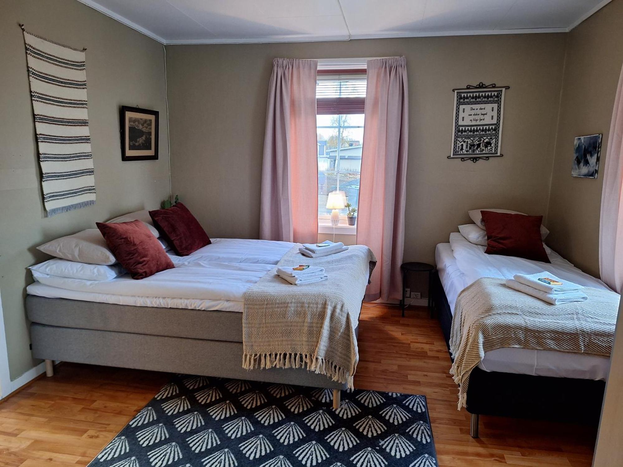 Privat Leilighet Pa Gard Med Badstue Og Nordlys Нарвик Екстериор снимка